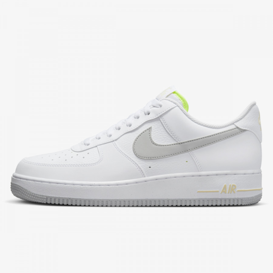 <center><b>NIKE AIR FORCE 1 '07 </b></center>