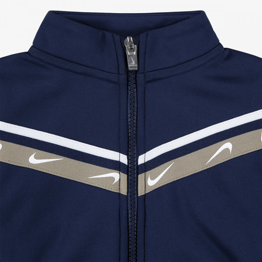 NIKE Trenirka Club 