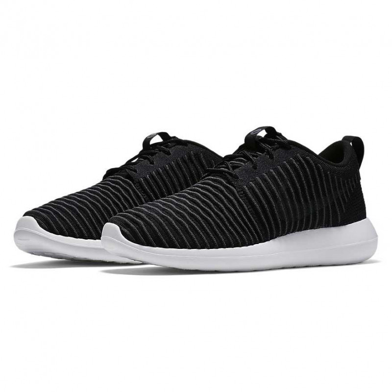 NIKE Tenisice NIKE ROSHE TWO FLYKNIT 