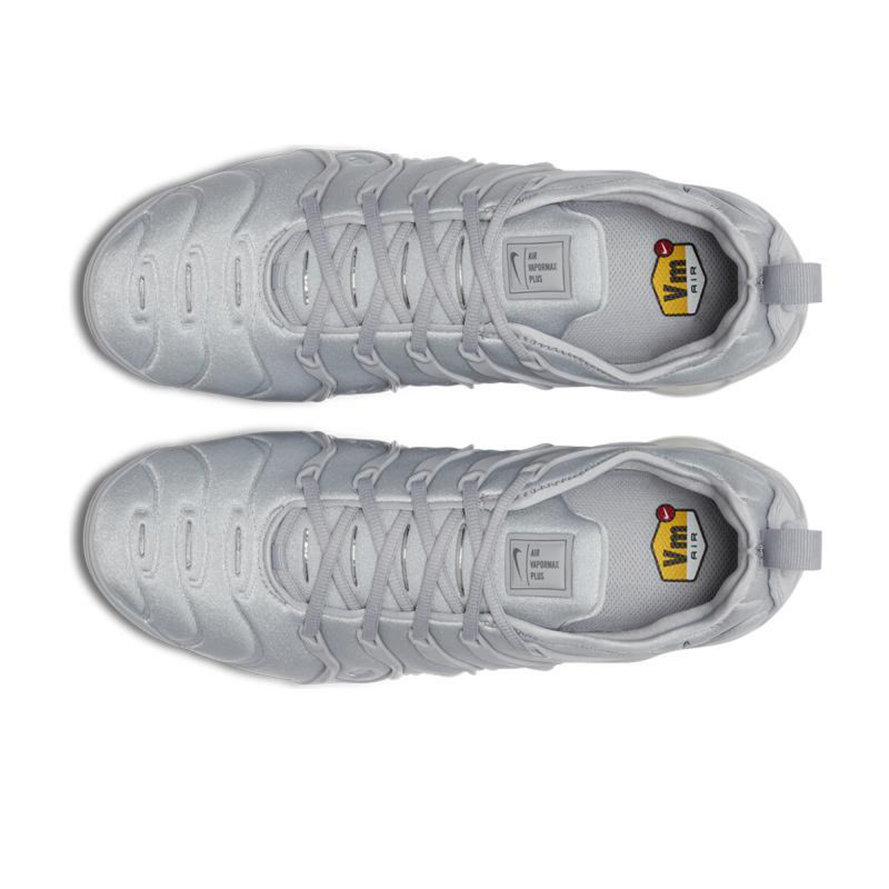NIKE Tenisice AIR VAPORMAX PLUS 