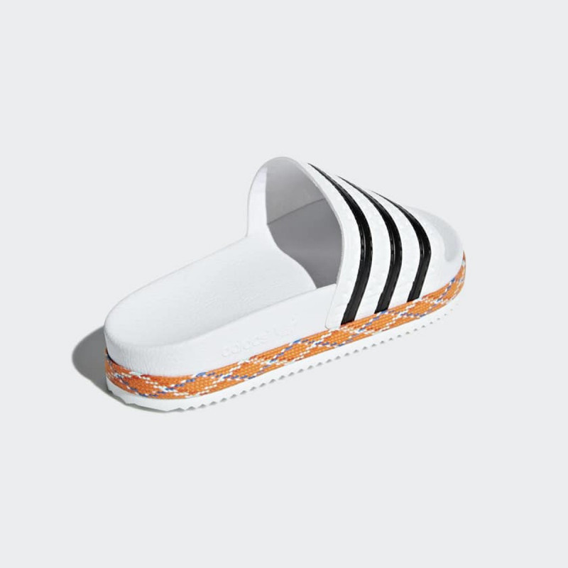 Adilette new shop bold w