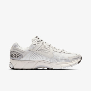 NIKE Tenisice Zoom Vomero 5 