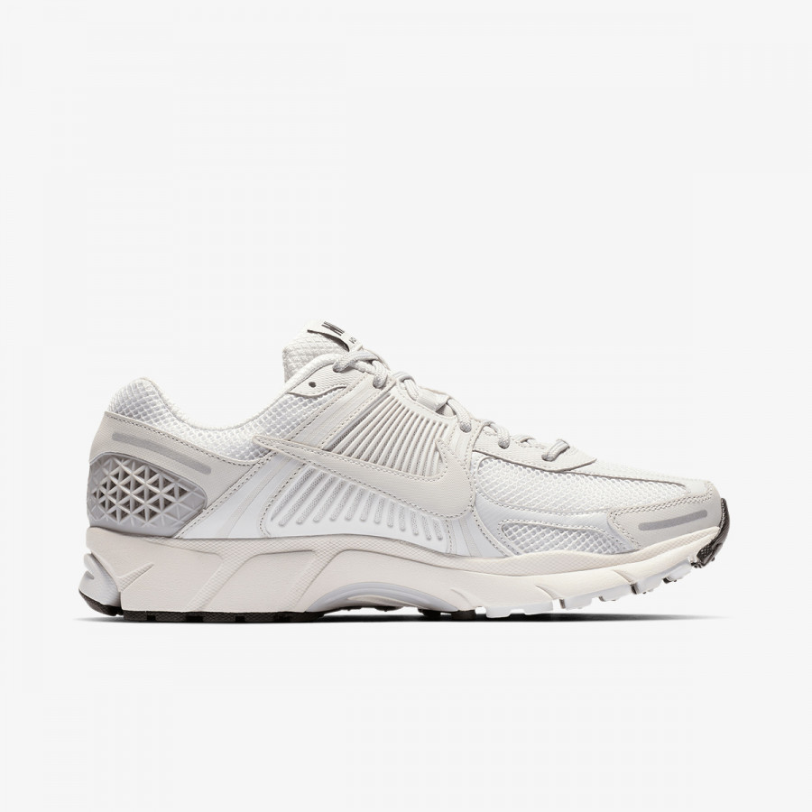 NIKE Tenisice Zoom Vomero 5 