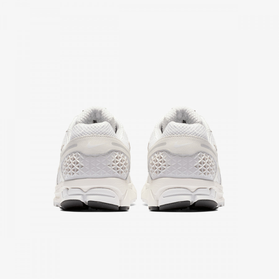 NIKE Tenisice Zoom Vomero 5 
