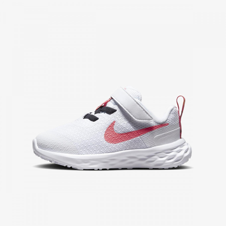 NIKE Tenisice Revolution 6 