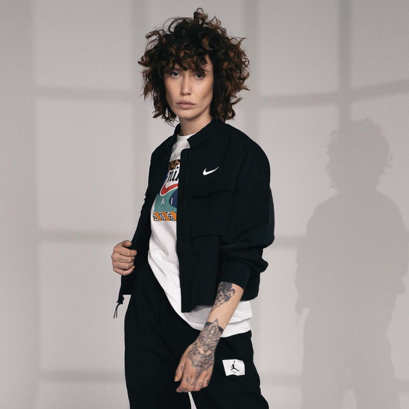 NIKE Vjetrovka Sportswear Essential 