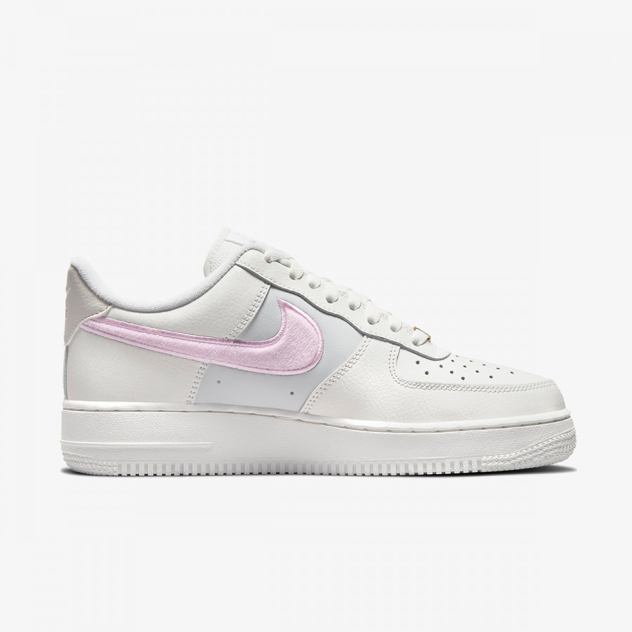 NIKE Tenisice W AIR FORCE 1 '07 J21 