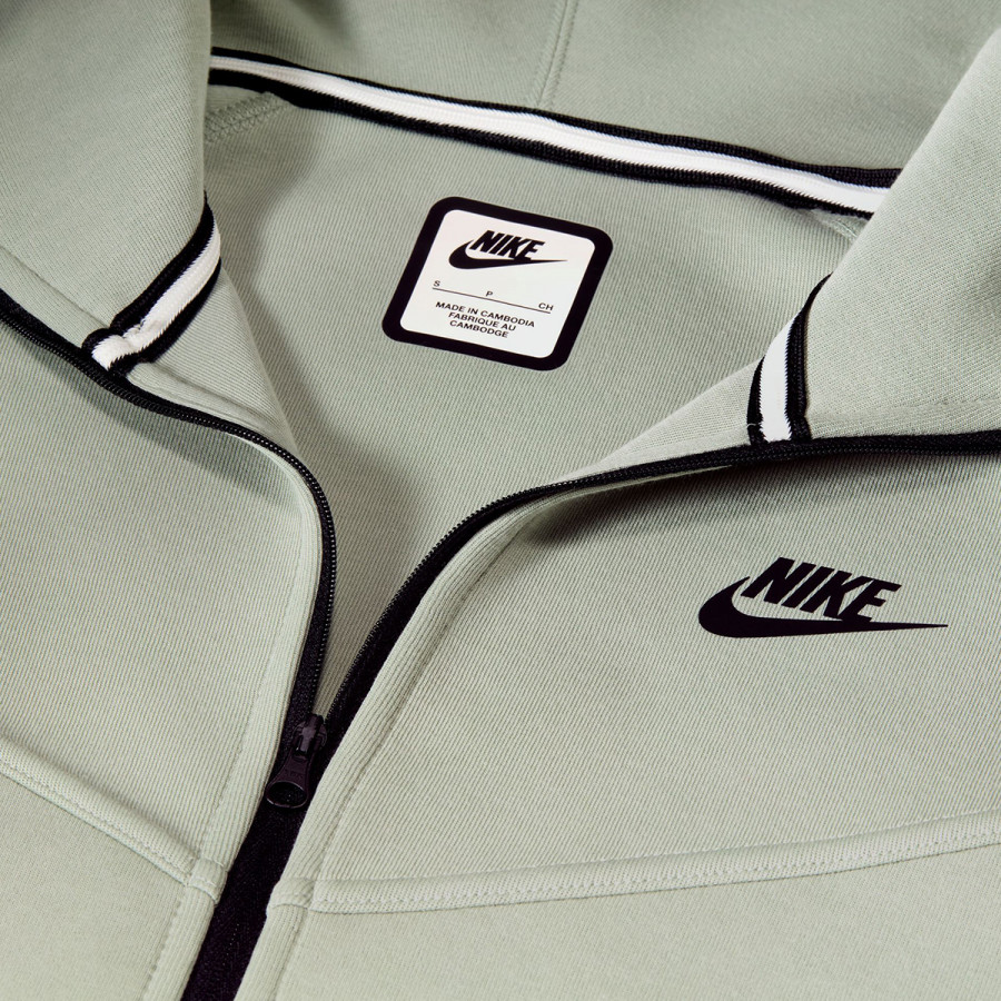 NIKE Majica s kapuljačom na patent Sportswear Tech Fleece Windrunner 