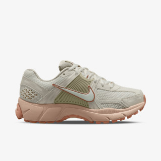 NIKE Tenisice Zoom Vomero 5 