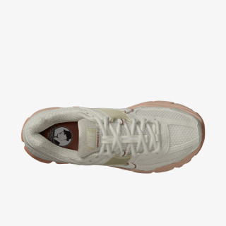 NIKE Tenisice Zoom Vomero 5 