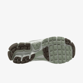 NIKE Tenisice Zoom Vomero 5 