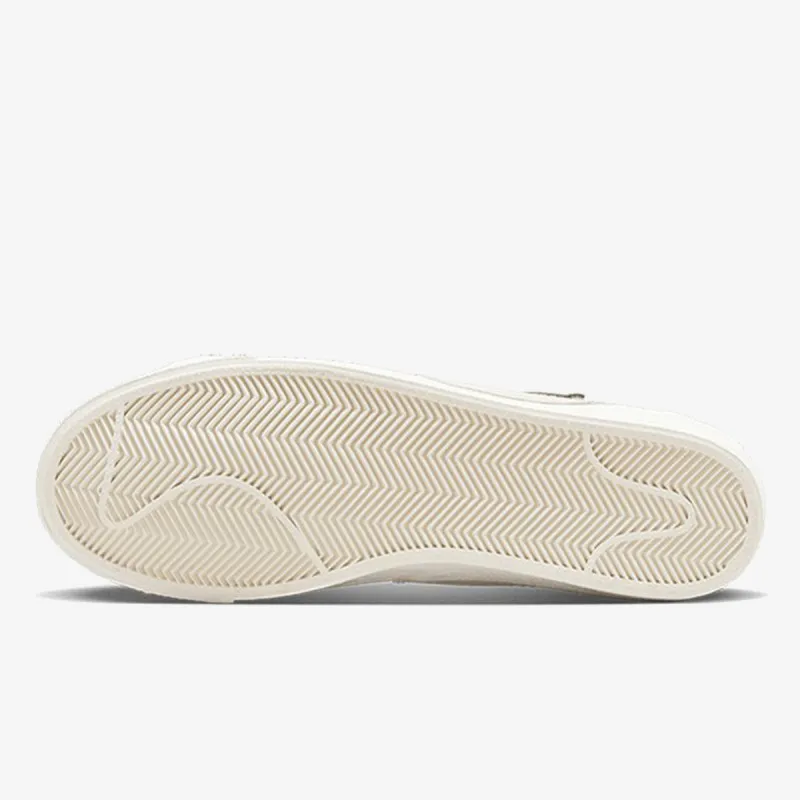 NIKE Tenisice BLAZER LOW '77 JUMBO SE TR72 