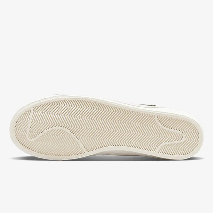 NIKE Tenisice BLAZER LOW '77 JUMBO SE TR72 