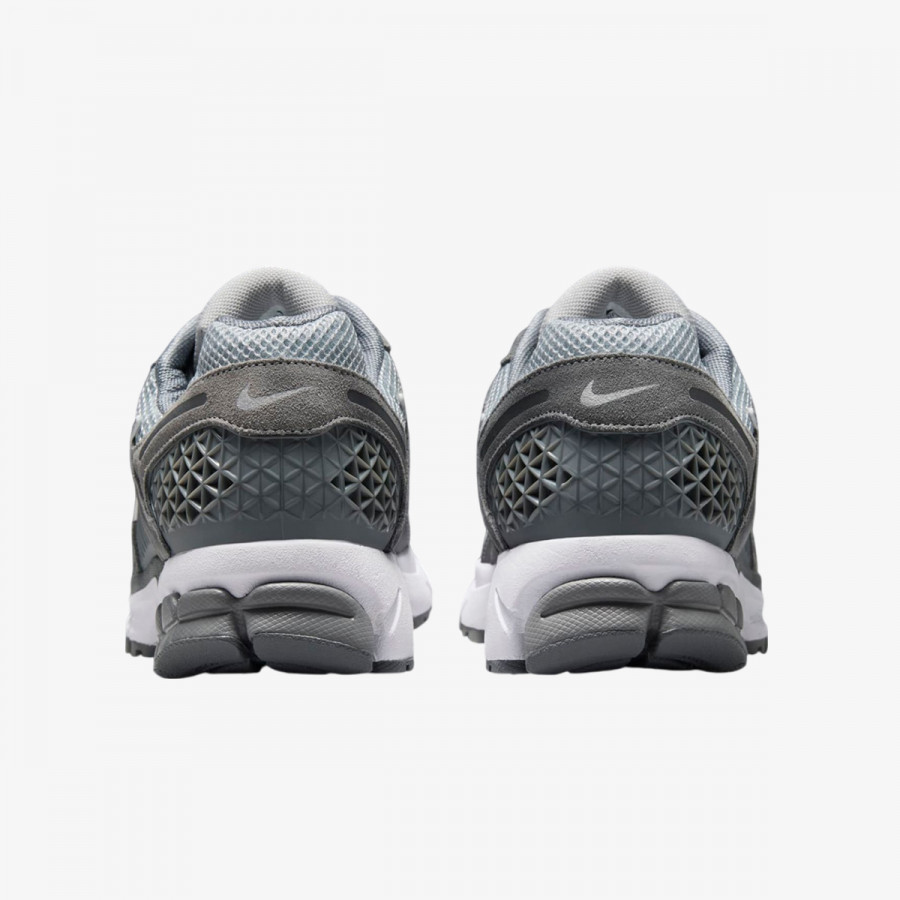 NIKE Tenisice NIKE ZOOM VOMERO 5 SDE 