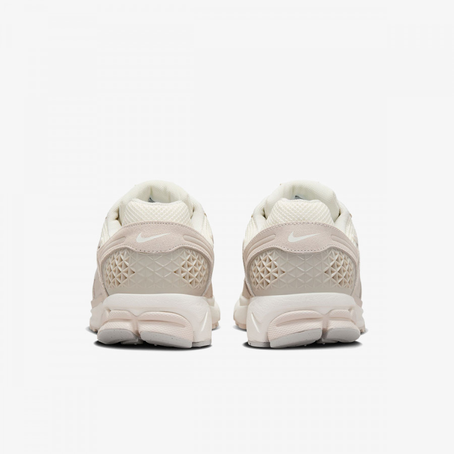 NIKE Tenisice Vomero 5 