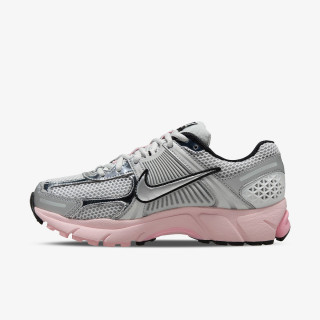NIKE Tenisice Vomero 5 
