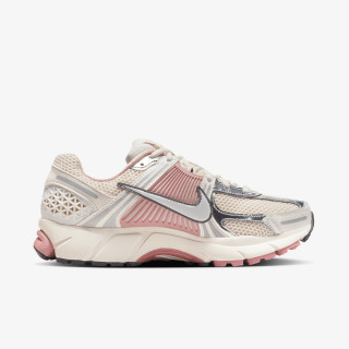 NIKE Tenisice W NIKE ZOOM VOMERO 5 NEWS 