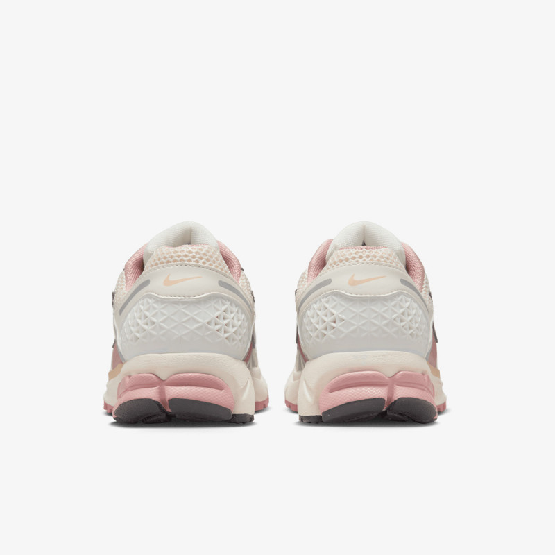 NIKE Tenisice W NIKE ZOOM VOMERO 5 NEWS 