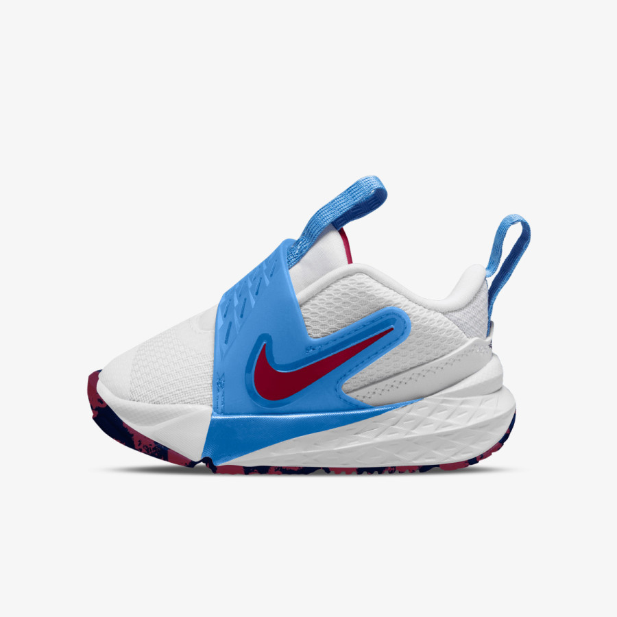 NIKE Tenisice Team Hustle 
