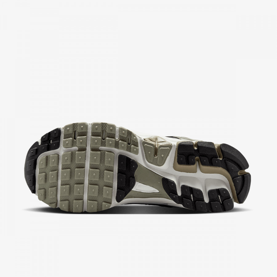 NIKE Tenisice VOMERO 5 BG 