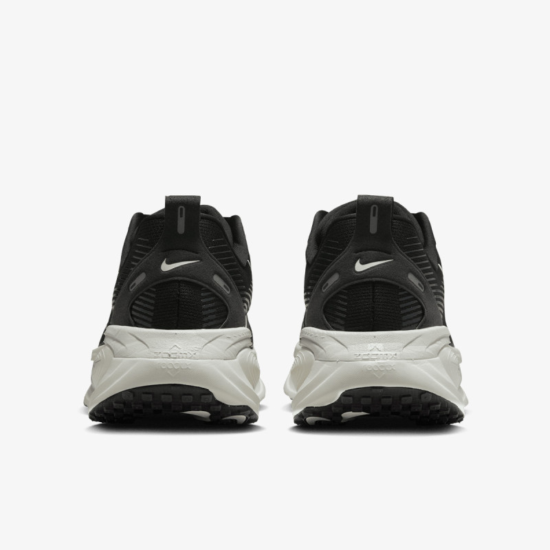 NIKE Tenisice Vomero 18 
