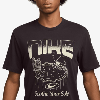 NIKE Majica kratkih rukava U NSW TEE OC FB GFX BRNDRD 