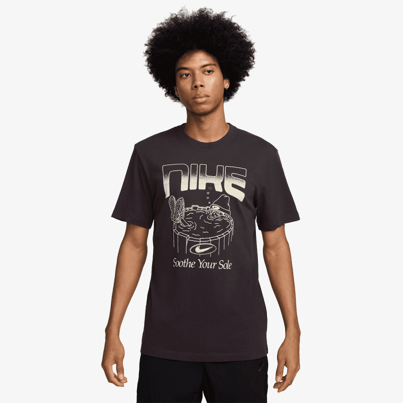NIKE Majica kratkih rukava U NSW TEE OC FB GFX BRNDRD 