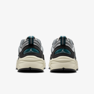 NIKE Tenisice JORDAN TRUNNER O/S 