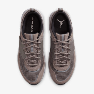 NIKE Tenisice JORDAN TRUNNER O/S 