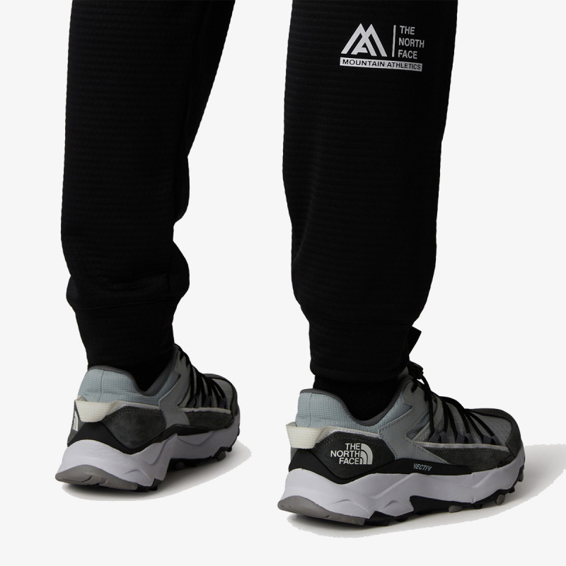 THE NORTH FACE Donji dio trenirke W MA FLEECE PANT TNF BLACK 